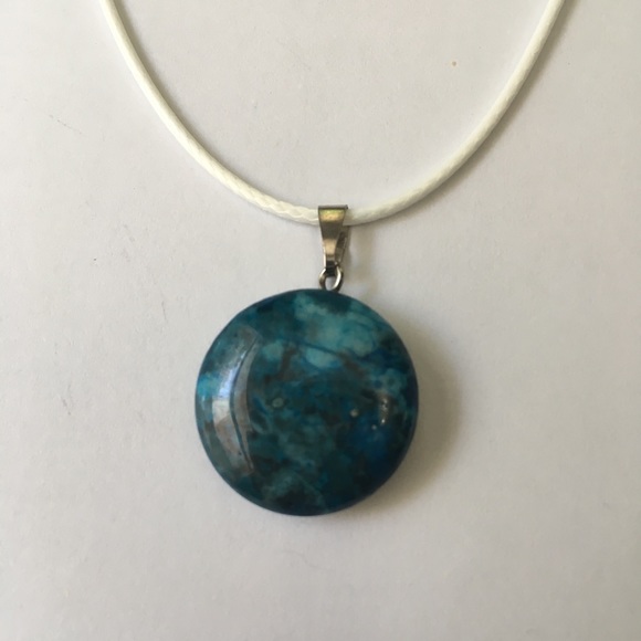 ➰Handmade Stone Necklace - Picture 3 of 3